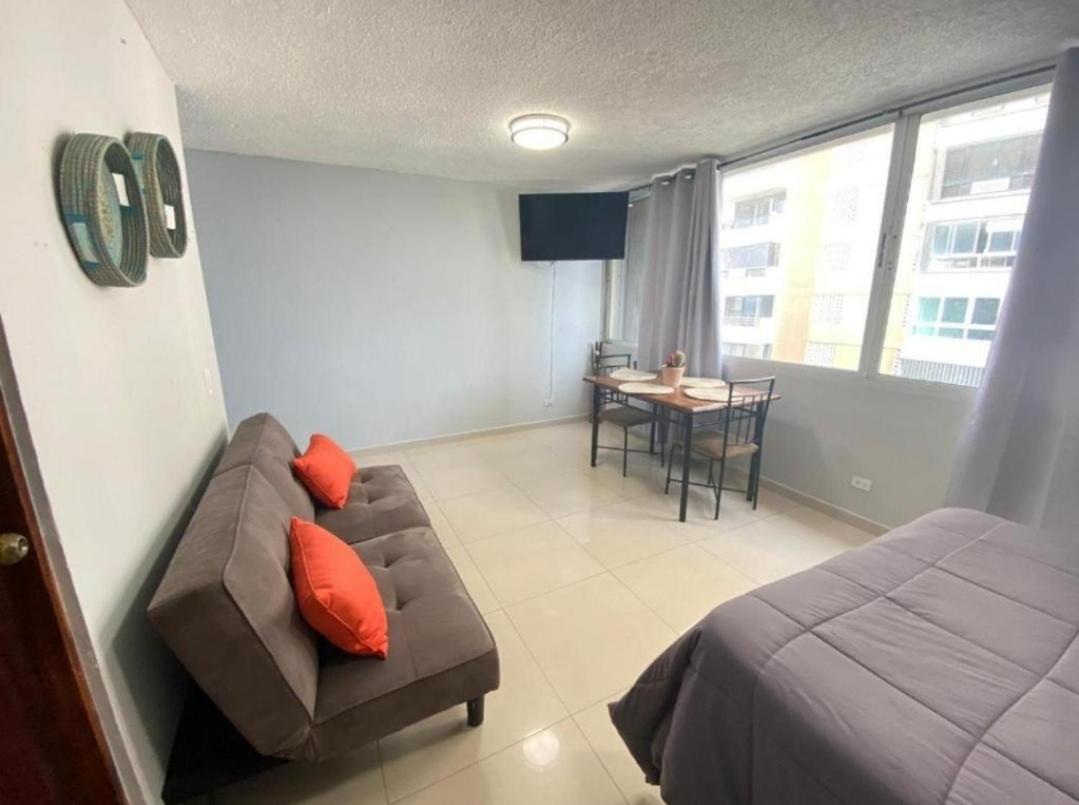 Isla Verde Tower Сан Хуан Екстериор снимка